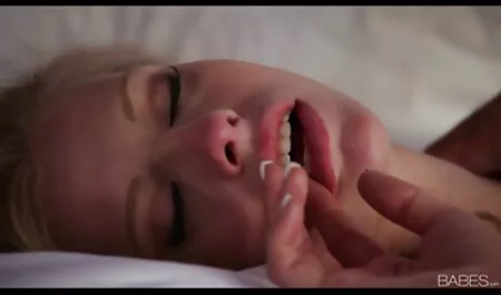 Aya Nielsen hat Spaß in der kostenlose legale pornoseiten Sonne