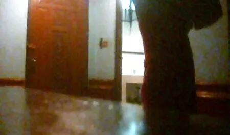 Frau bekommt Sperma in den welche ist die beste pornoseite Arsch, während sie ihre Muschi spielt
