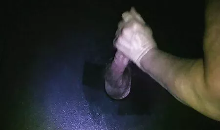 Tattoed Honey schiebt beste pornoseiten kostenlos einen Glasdildo in ihre feuchte Muschi