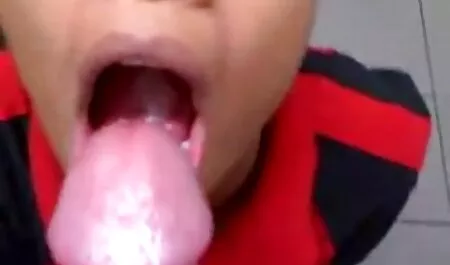 Vollbusige deutsche kostenlose porno seiten öffentliche Webcam-Show