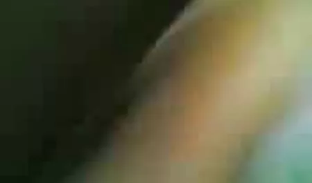 Die britische MILF Nici Stirling ist eine Hure in einem die besten pornoseite FMM-Dreier